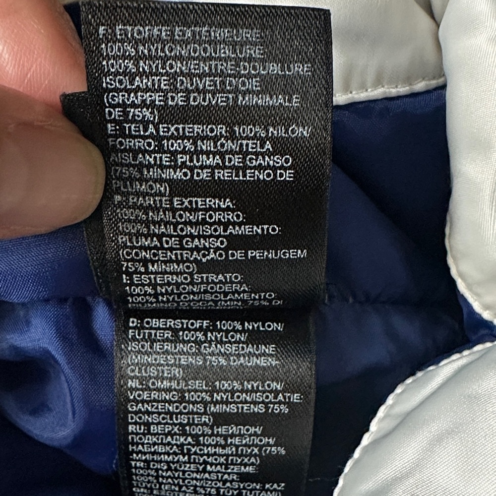 The North Face Women's White Puffer Jacket - Picture 11 of 11